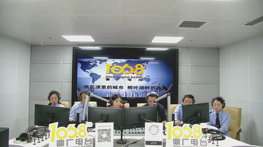 70e84c2d48e64cd8a672da56c163c8c4.jpg