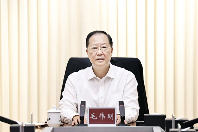 毛伟明在省数据局调研