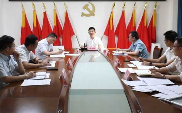 何朝辉调研卫生健康和防灾减灾工作