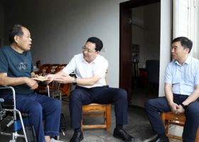 陈远开展“七一”走访慰问活动