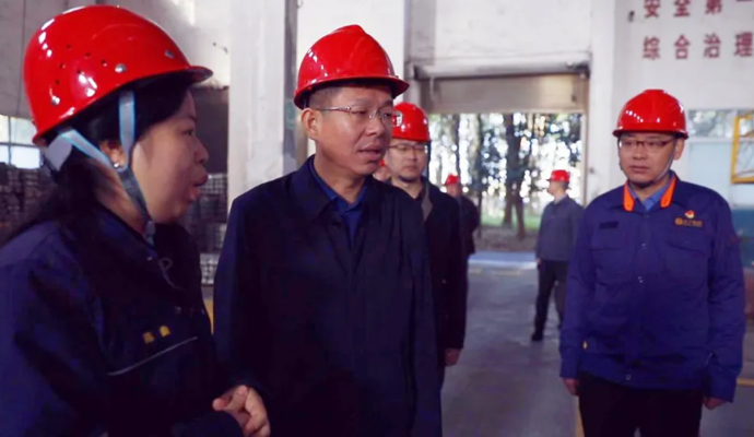 何朝辉深入企业开展“送解优”走访调研和督导安全生产工作
