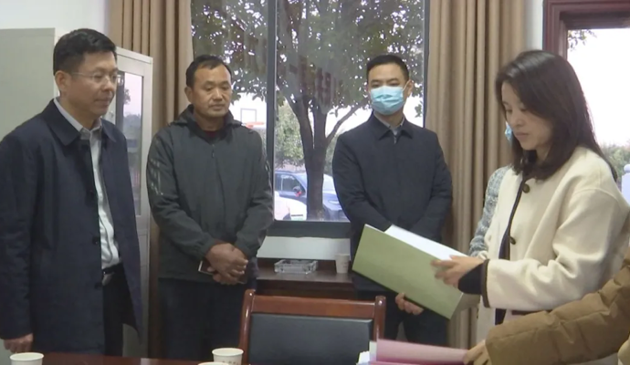 何朝辉督导巩固拓展脱贫攻坚成果同乡村振兴有效衔接工作