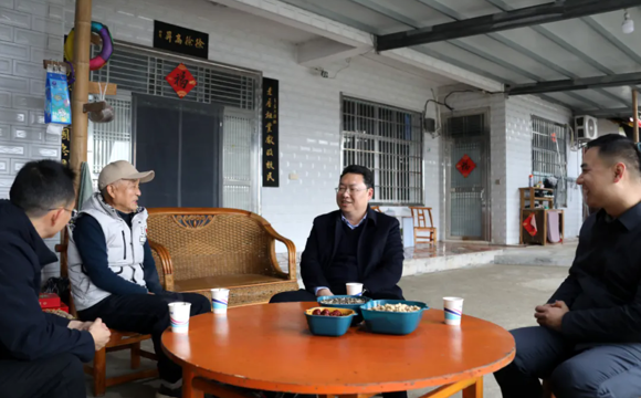 陈远到草坪镇、谢家铺镇开展走访慰问活动