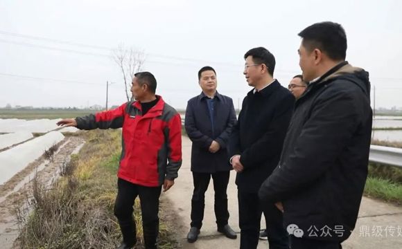 何朝辉督导春耕备耕工作