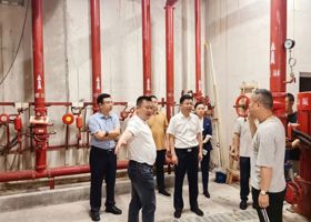 何朝辉督导重点场所安全生产工作