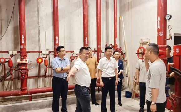 何朝辉督导重点场所安全生产工作