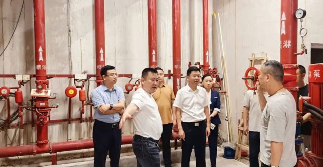何朝辉督导重点场所安全生产工作