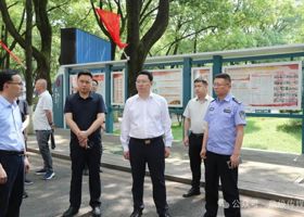 陈远督导高考考点筹备及校园安全工作